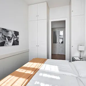 https://6-rooms.vienna-besthotels.com